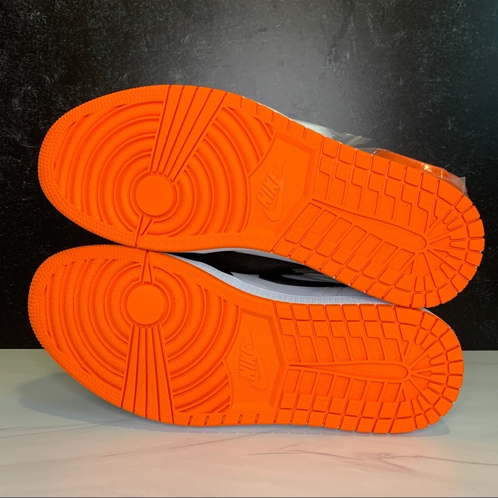 ⛔️SOLD⛔️ Nike Air Jordan 1 High OG Electro Orange - Picture 11 of 14